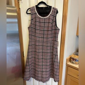 Super cut tapestry like “a line” dress. White black and red.